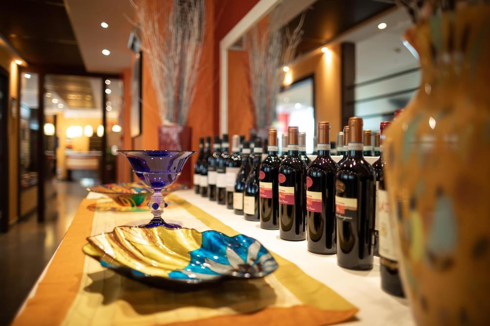 Aparthotel Sheila — Restaurant & bars in Jesolo, Veneto