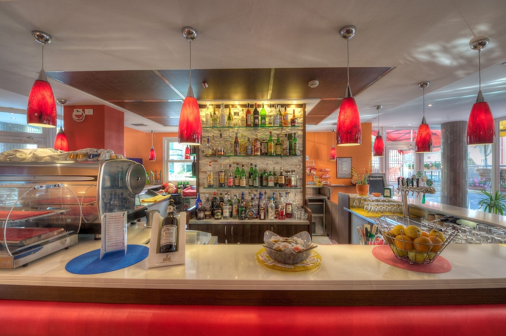 Aparthotel Sheila — Restaurant & bars in Jesolo, Veneto