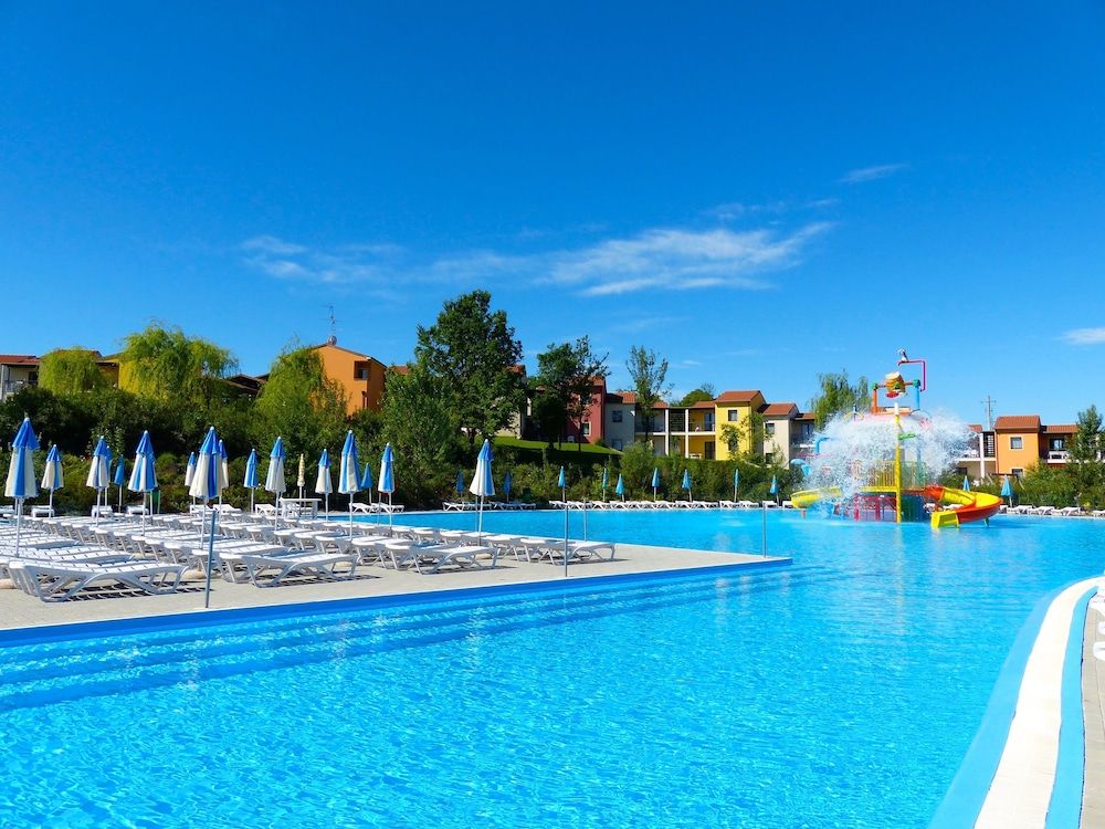 Belvedere Village image