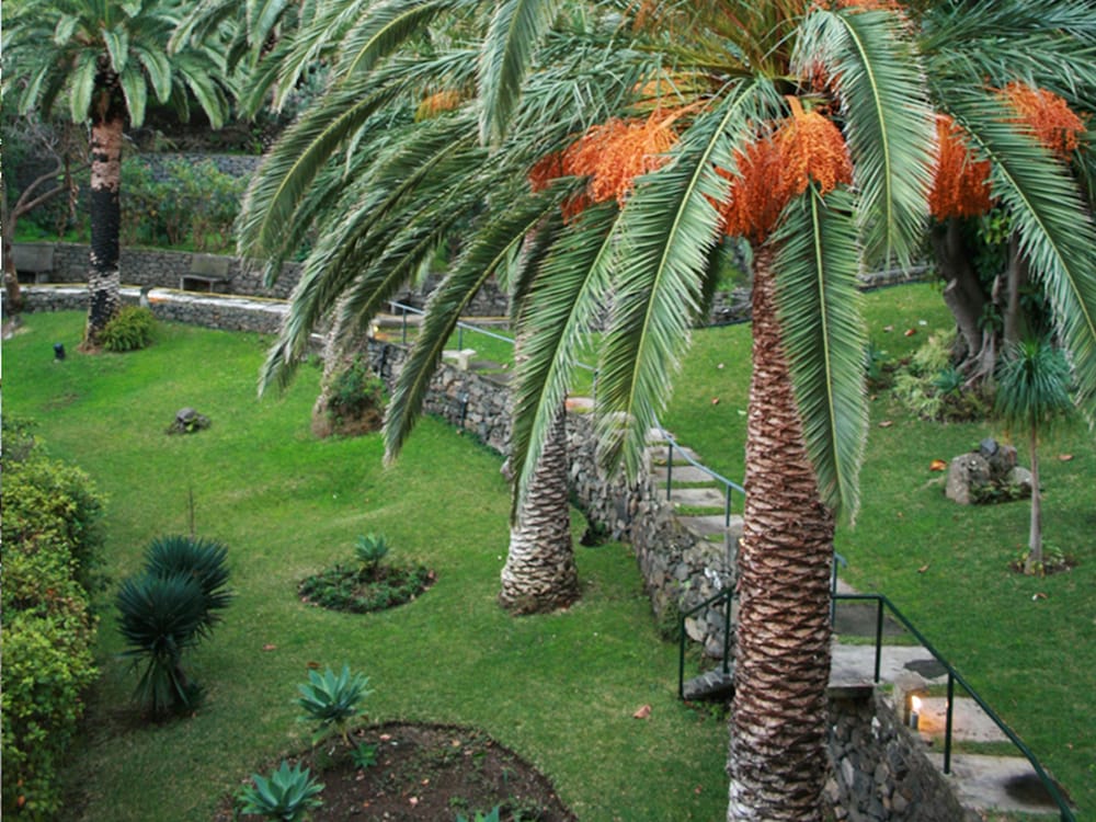 Baía Madeira Hotel — Hotel building in Machico, Madeira