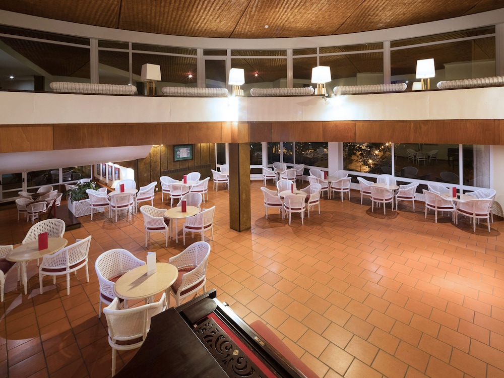 Baía Madeira Hotel — Restaurant & bars in Machico, Madeira