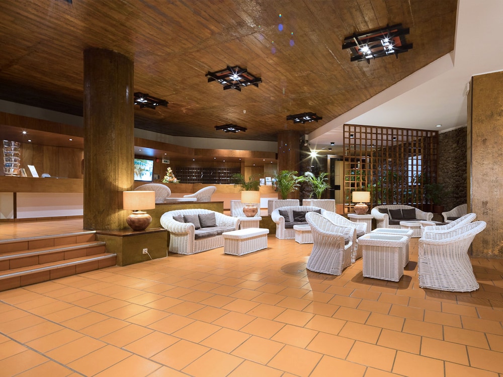 Baía Madeira Hotel — Hotel building in Machico, Madeira