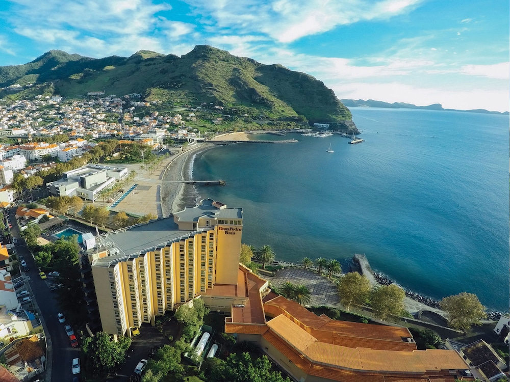 Baía Madeira Hotel — Hotel building in Machico, Madeira