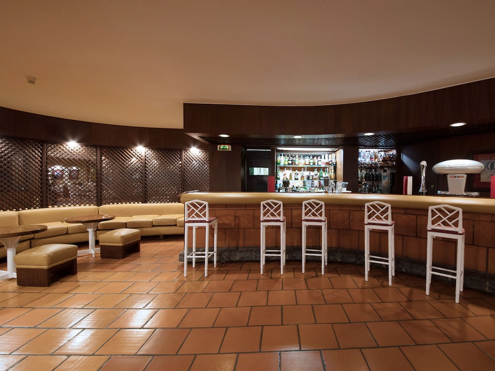 Baía Madeira Hotel — Restaurant & bars in Machico, Madeira