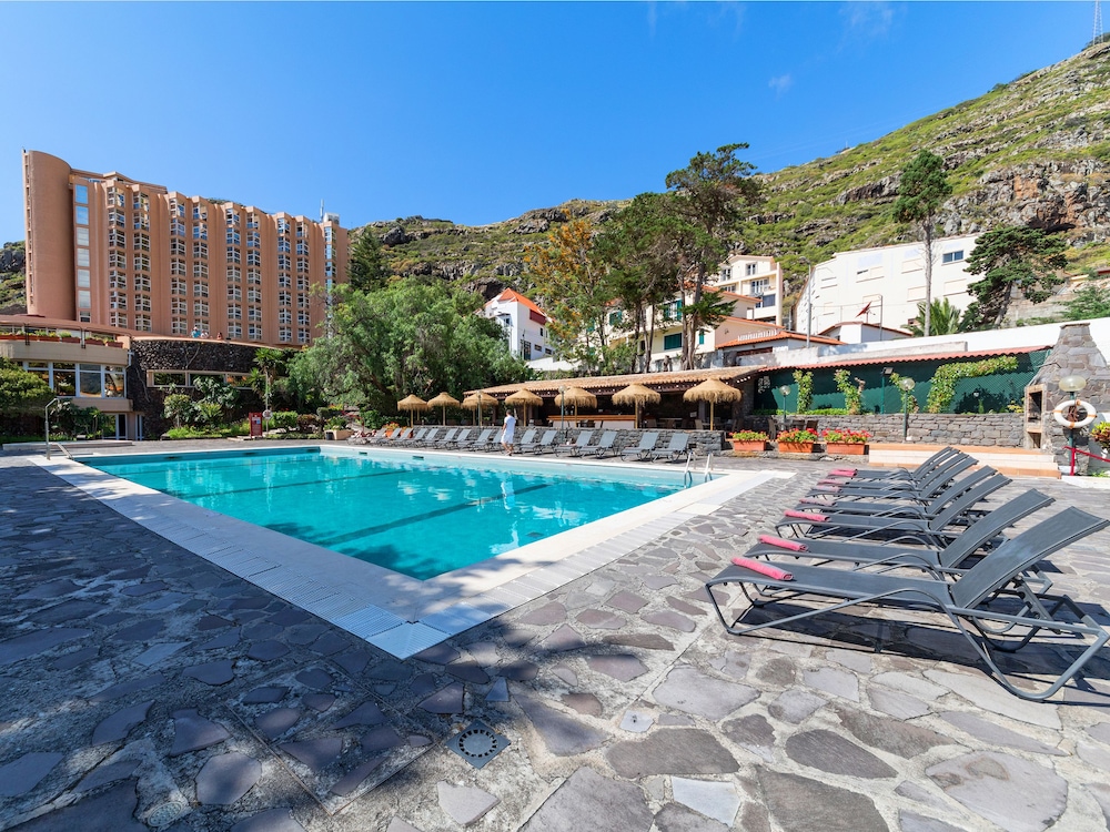 Baía Madeira Hotel — Swimming pool in Machico, Madeira