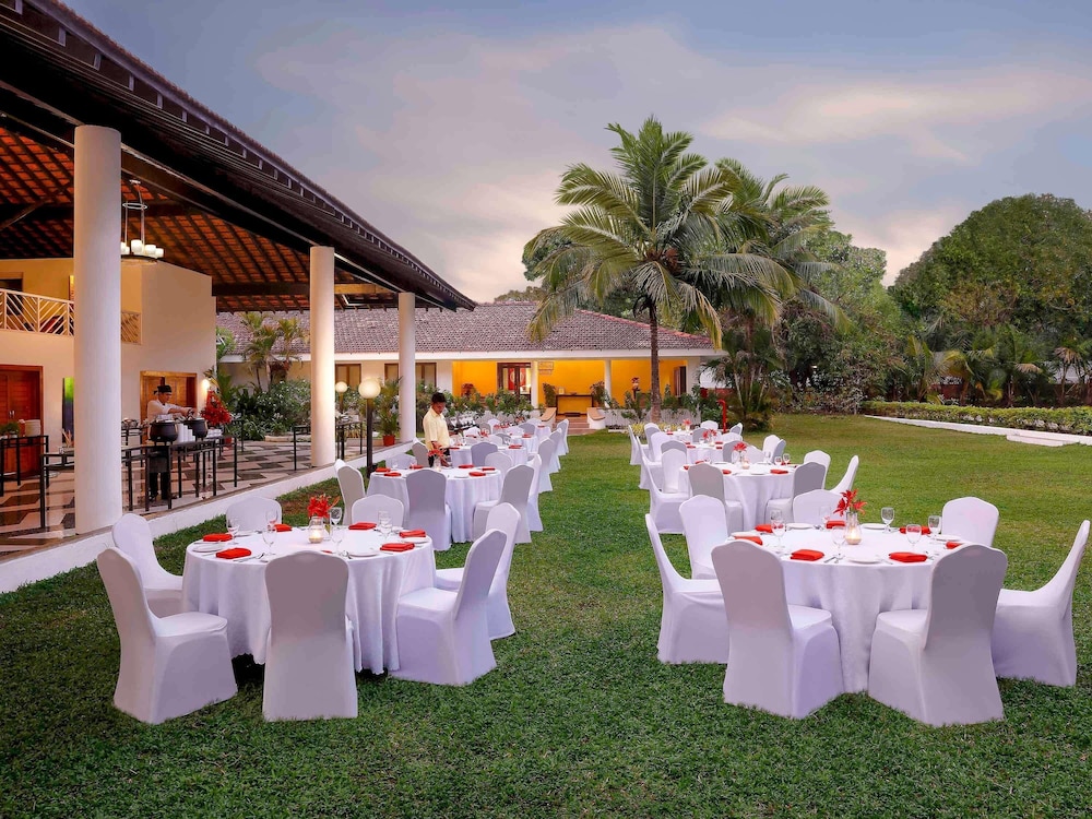 Novotel Goa Dona Sylvia Resort — Restaurant & bars in Cavelossim, Goa