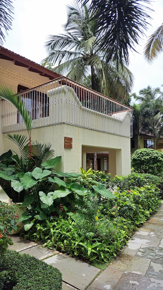 Novotel Goa Dona Sylvia Resort — Hotel building in Cavelossim, Goa