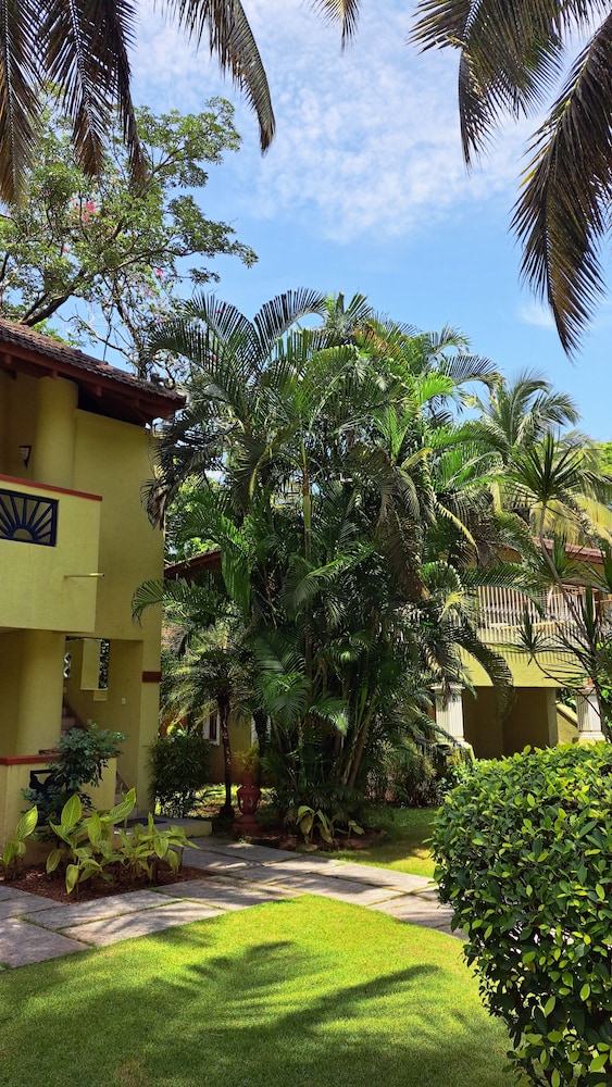 Novotel Goa Dona Sylvia Resort — Hotel building in Cavelossim, Goa