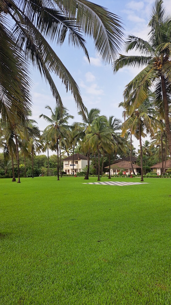 Novotel Goa Dona Sylvia Resort — Hotel building in Cavelossim, Goa