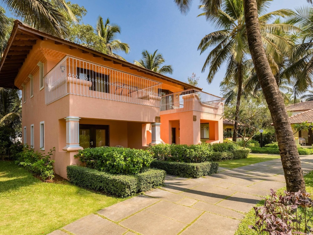 Novotel Goa Dona Sylvia Resort — Hotel building in Cavelossim, Goa
