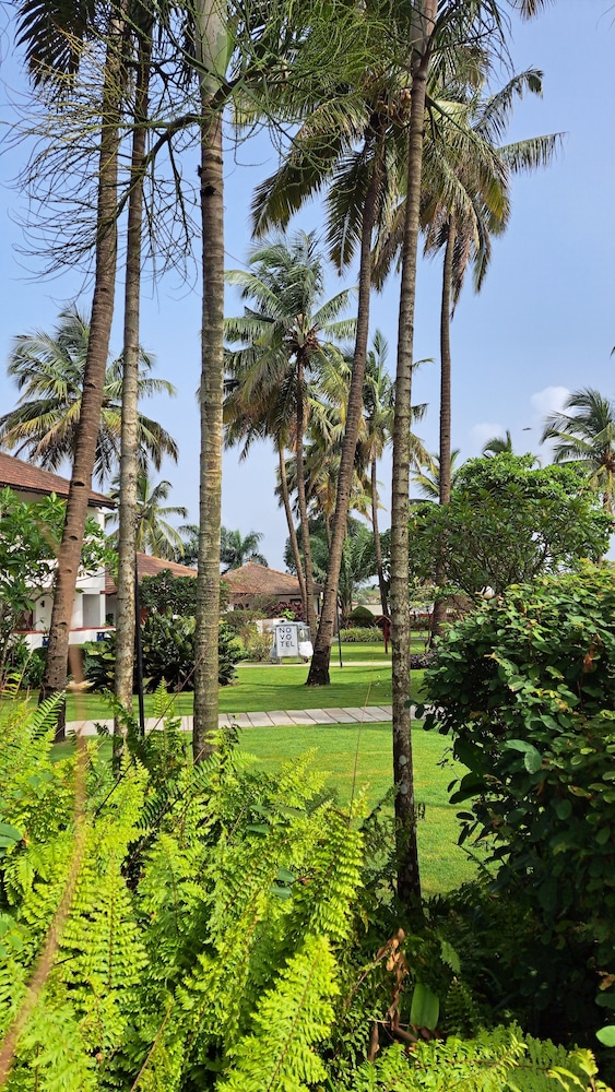 Novotel Goa Dona Sylvia Resort — Hotel building in Cavelossim, Goa