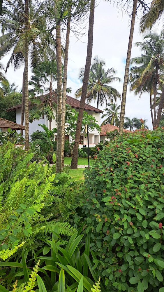 Novotel Goa Dona Sylvia Resort — Hotel building in Cavelossim, Goa