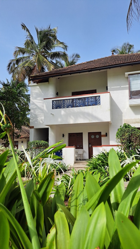 Novotel Goa Dona Sylvia Resort — Hotel building in Cavelossim, Goa