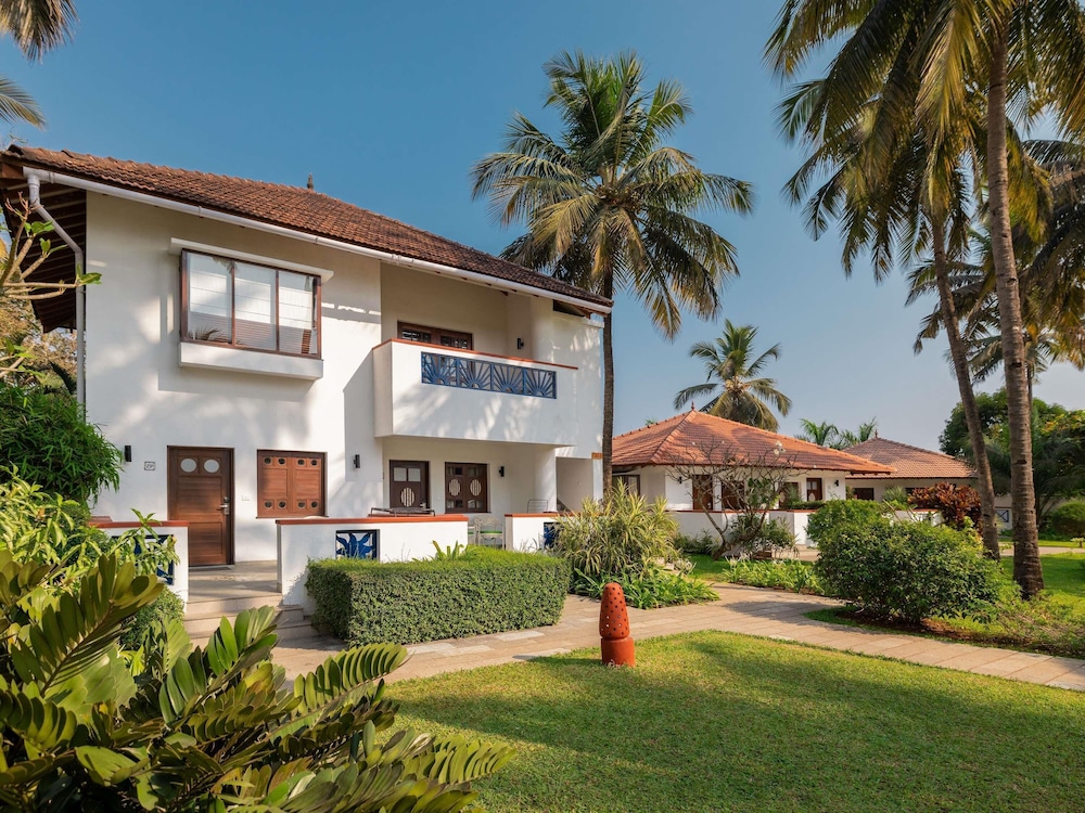 Novotel Goa Dona Sylvia Resort — Hotel building in Cavelossim, Goa
