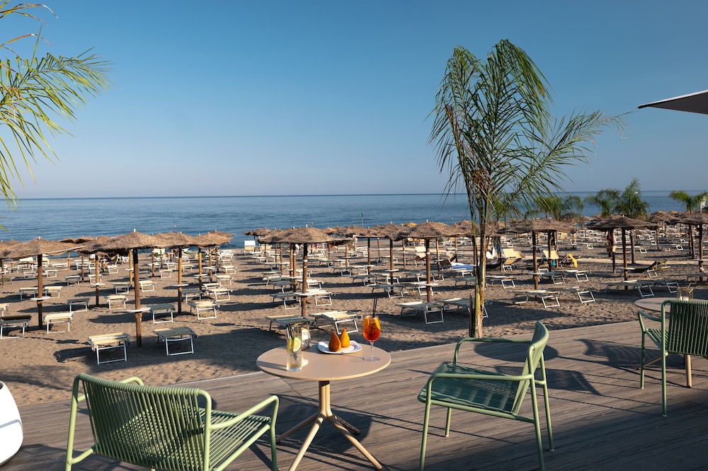 UNA Hotels Naxos Beach Sicilia — Beach in Giardini Naxos, Sicily