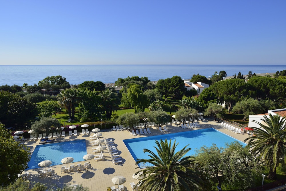 UNA Hotels Naxos Beach Sicilia — Swimming pool in Giardini Naxos, Sicily