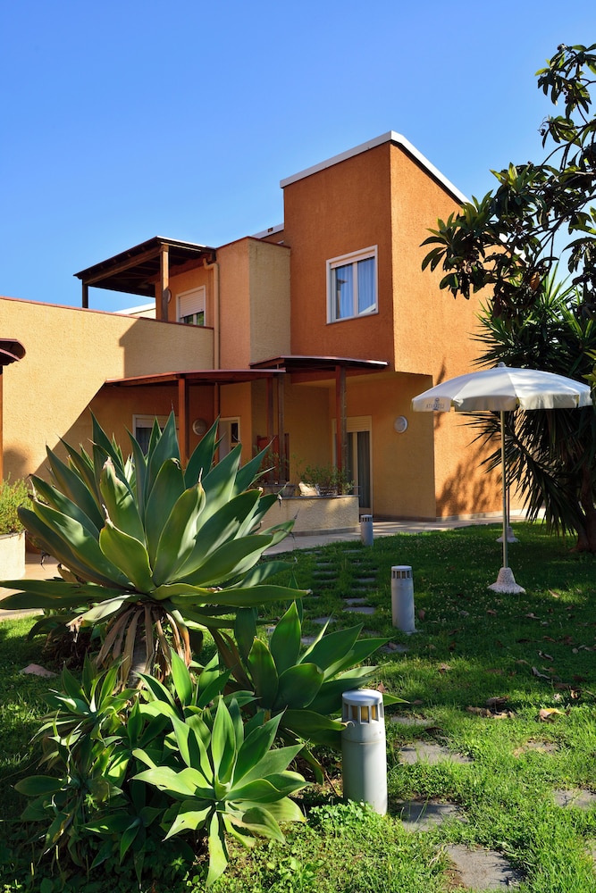 UNA Hotels Naxos Beach Sicilia — Hotel building in Giardini Naxos, Sicily
