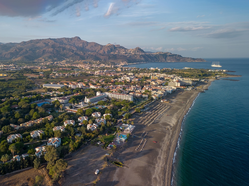 UNA Hotels Naxos Beach Sicilia — Beach in Giardini Naxos, Sicily