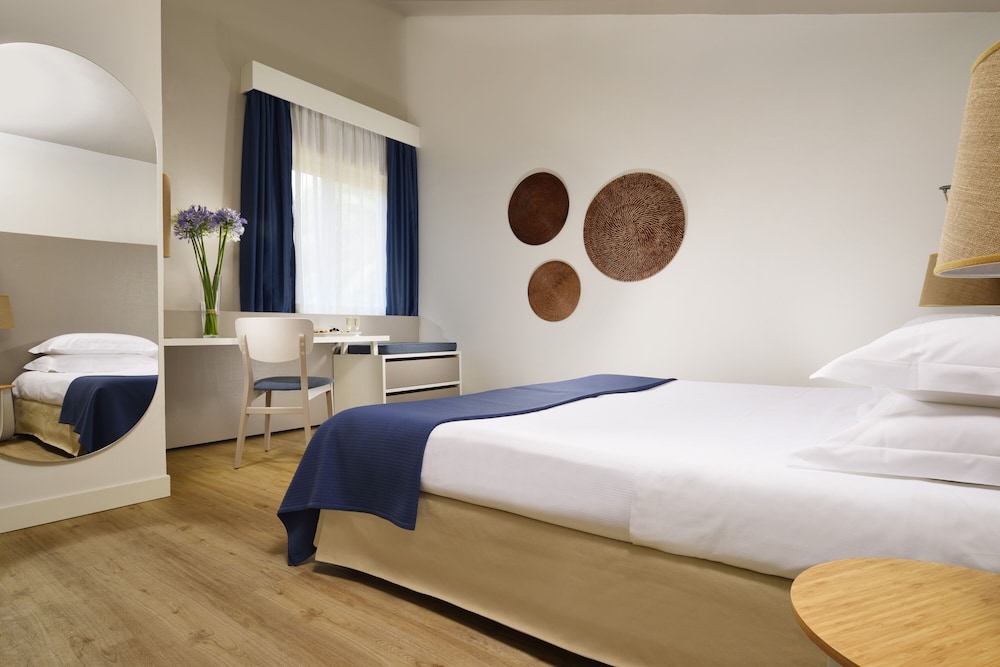 UNA Hotels Naxos Beach Sicilia — Hotel rooms in Giardini Naxos, Sicily