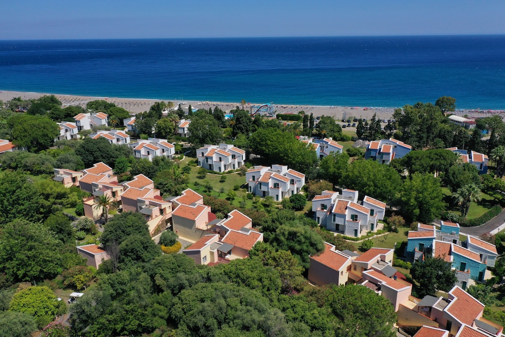 UNA Hotels Naxos Beach Sicilia — Beach in Giardini Naxos, Sicily
