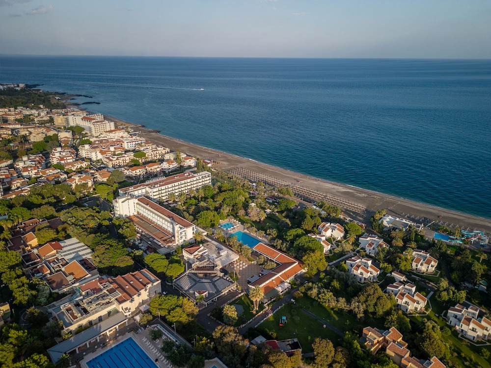 UNA Hotels Naxos Beach Sicilia — Beach in Giardini Naxos, Sicily