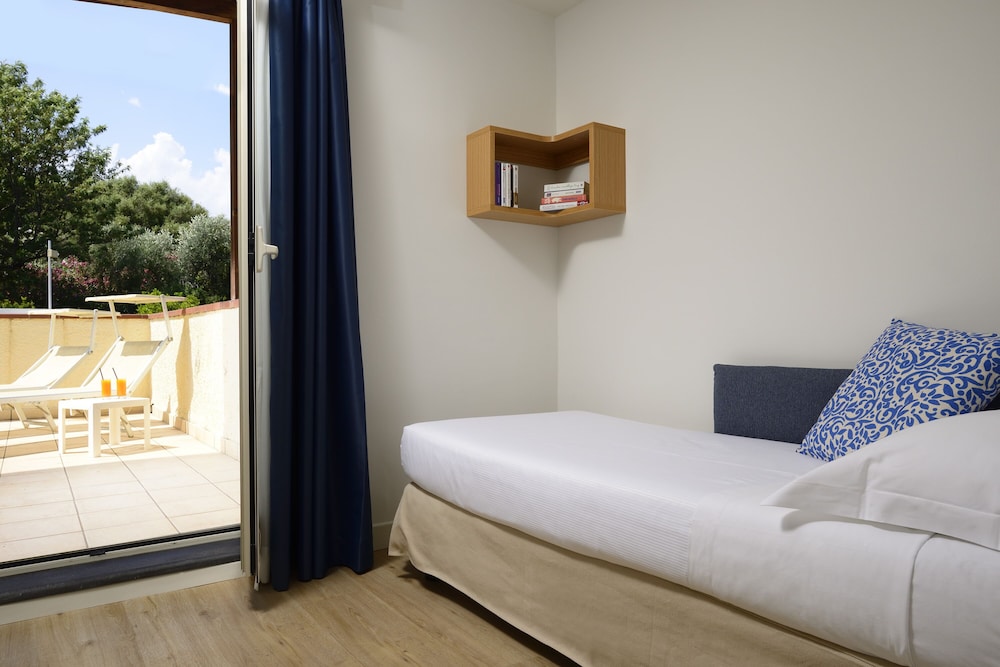 UNA Hotels Naxos Beach Sicilia — Hotel rooms in Giardini Naxos, Sicily