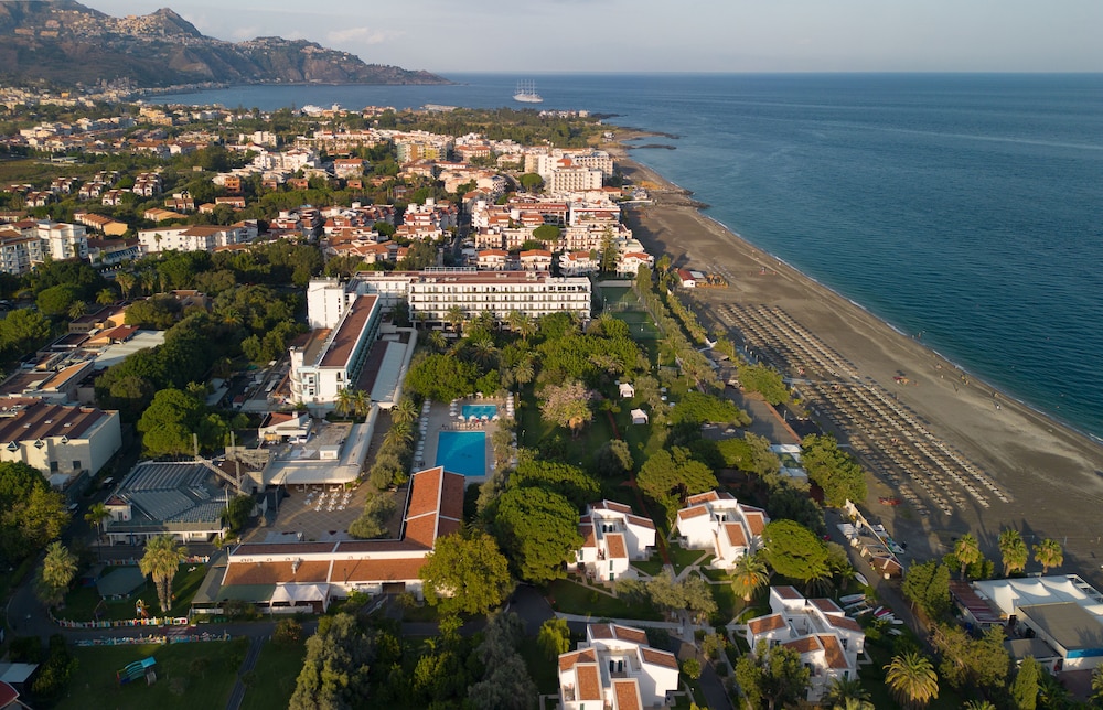 UNA Hotels Naxos Beach Sicilia — Beach in Giardini Naxos, Sicily