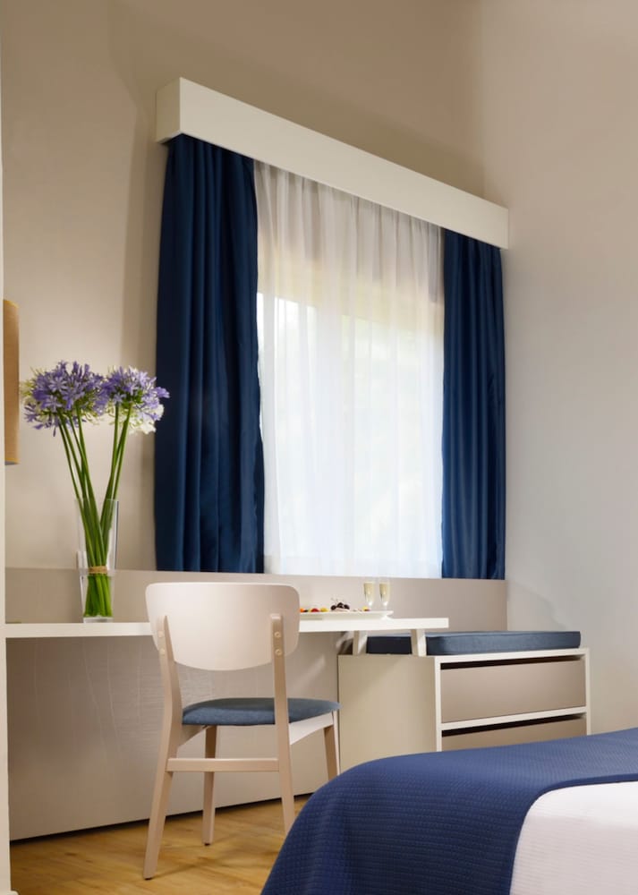 UNA Hotels Naxos Beach Sicilia — Hotel rooms in Giardini Naxos, Sicily