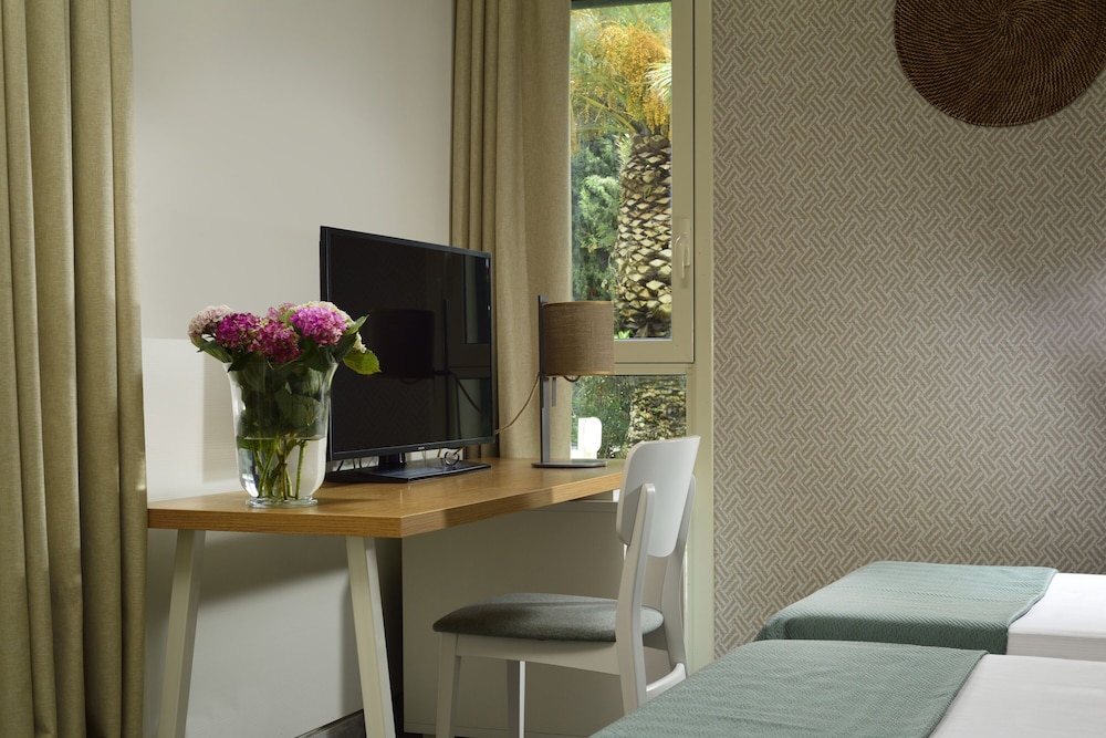 UNA Hotels Naxos Beach Sicilia — Hotel rooms in Giardini Naxos, Sicily