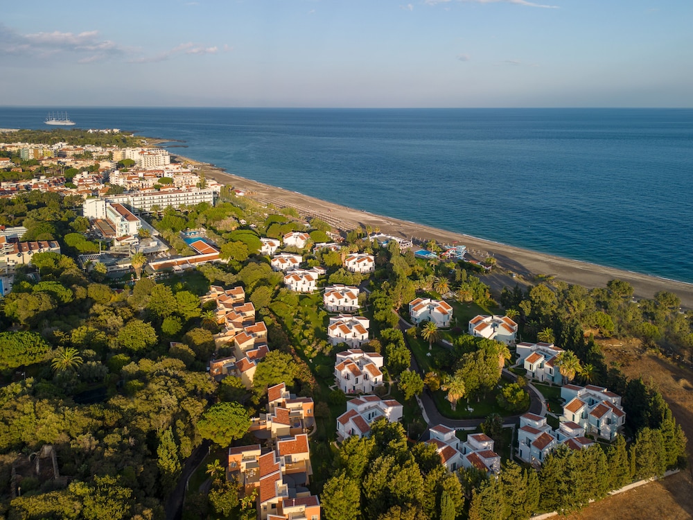 UNA Hotels Naxos Beach Sicilia — Beach in Giardini Naxos, Sicily