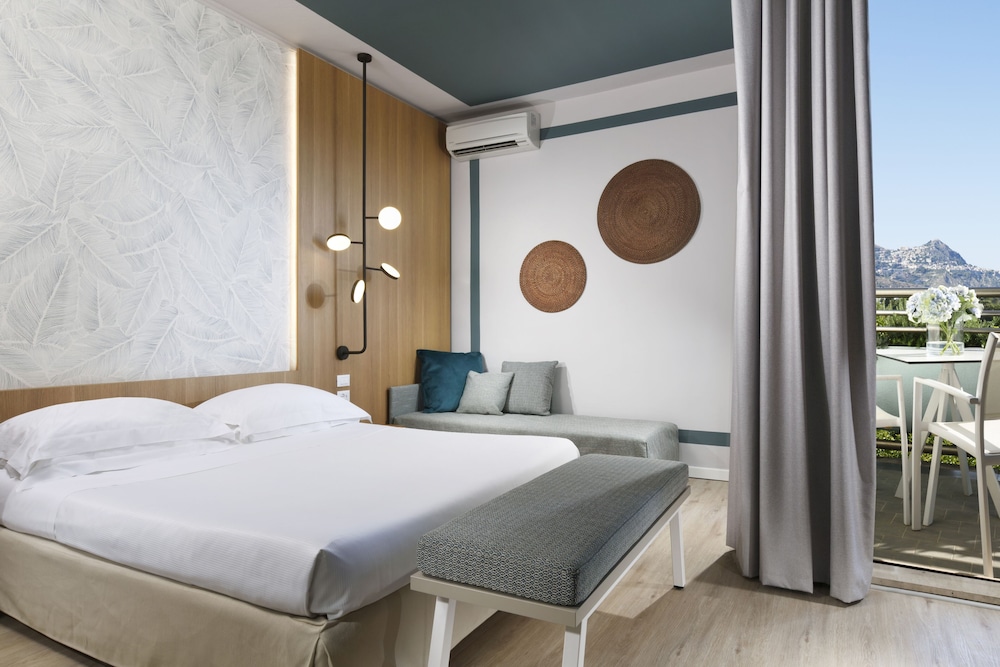 UNA Hotels Naxos Beach Sicilia — Hotel rooms in Giardini Naxos, Sicily