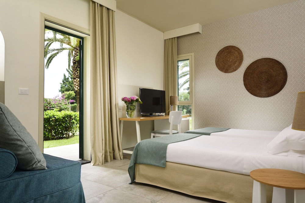 UNA Hotels Naxos Beach Sicilia — Hotel rooms in Giardini Naxos, Sicily