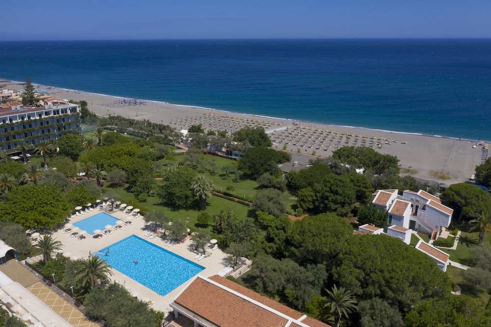 UNA Hotels Naxos Beach Sicilia — Beach in Giardini Naxos, Sicily