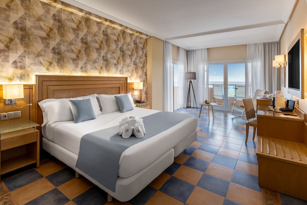 Elba Sara Beach & Golf Resort — Hotel rooms in Costa de Antigua, Canary Islands