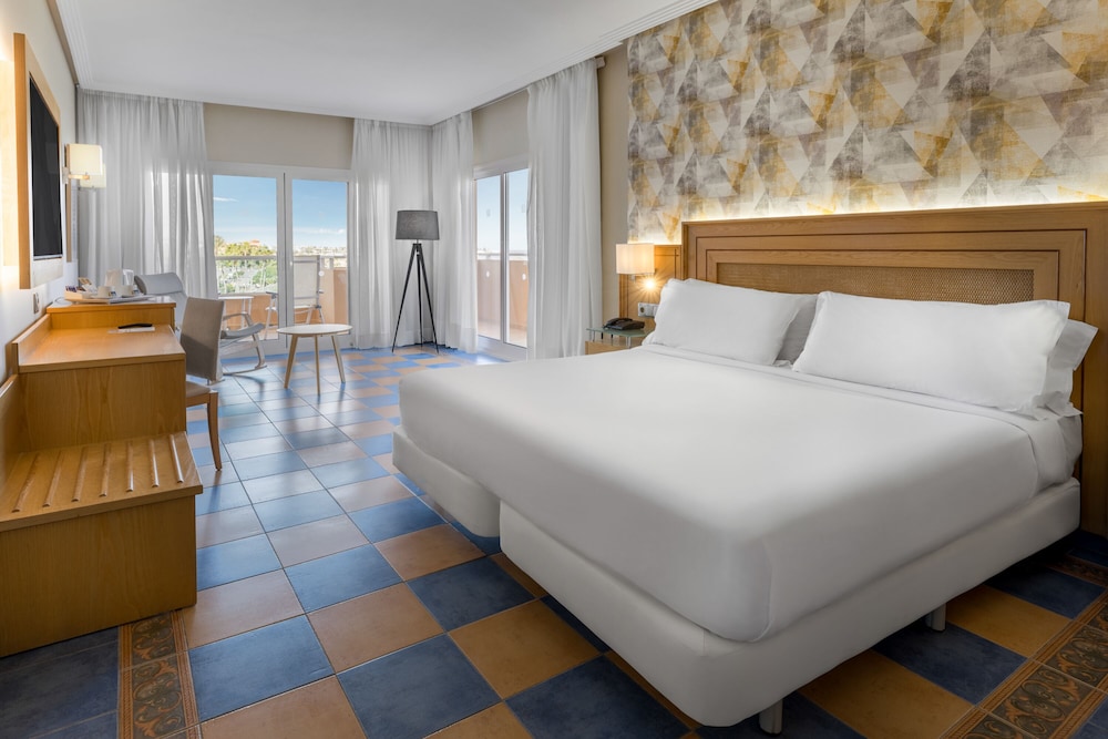 Elba Sara Beach & Golf Resort — Hotel rooms in Costa de Antigua, Canary Islands