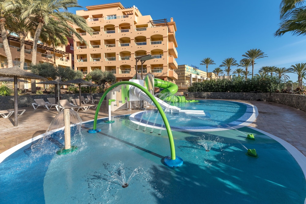 Elba Sara Beach & Golf Resort — Swimming pool in Costa de Antigua, Canary Islands