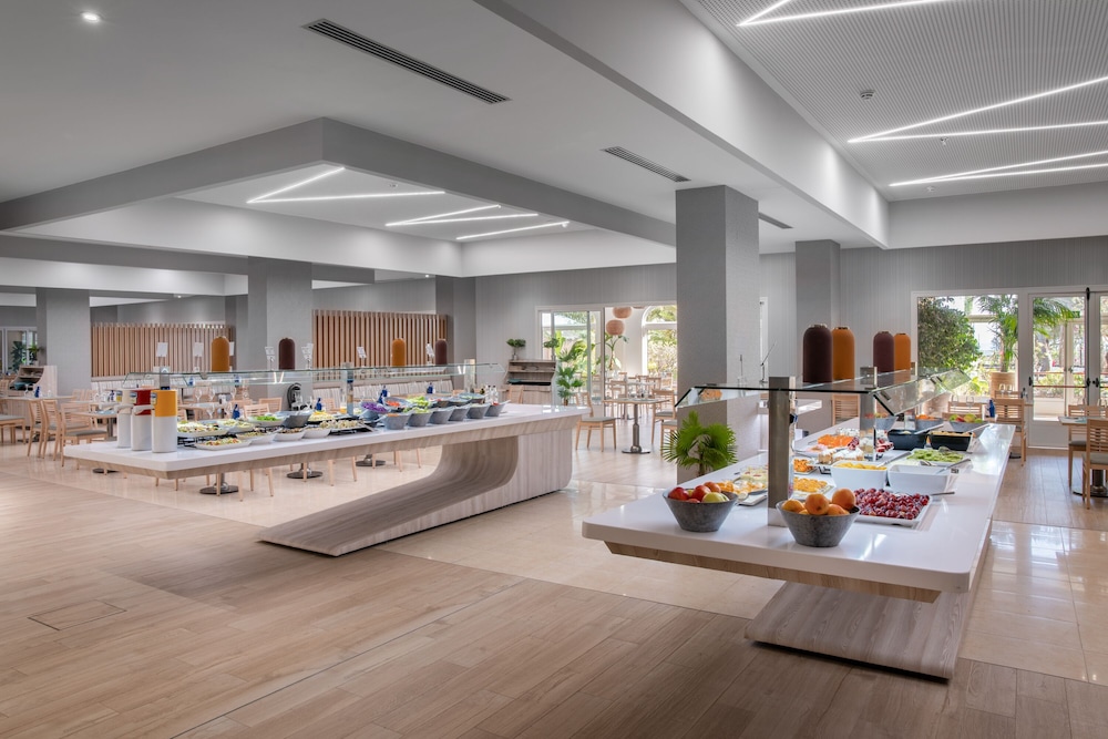 Elba Sara Beach & Golf Resort — Restaurant & bars in Costa de Antigua, Canary Islands
