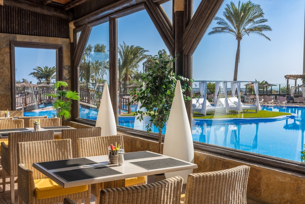 Elba Sara Beach & Golf Resort — Restaurant & bars in Costa de Antigua, Canary Islands