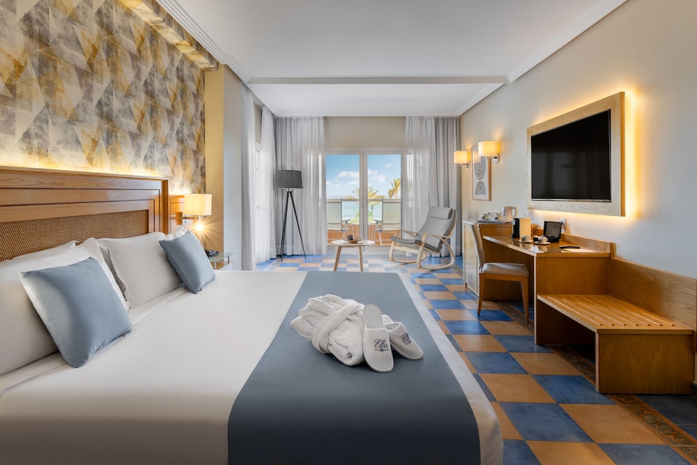 Elba Sara Beach & Golf Resort — Hotel rooms in Costa de Antigua, Canary Islands