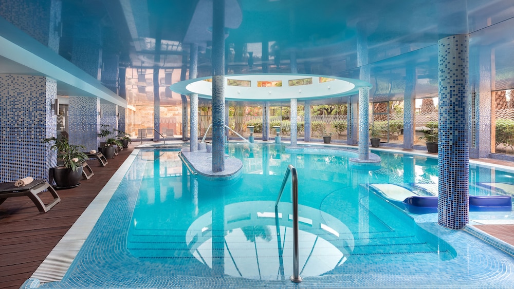 Elba Sara Beach & Golf Resort — Swimming pool in Costa de Antigua, Canary Islands