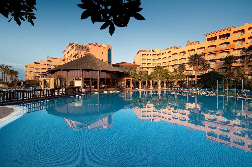 Elba Sara Beach & Golf Resort — Swimming pool in Costa de Antigua, Canary Islands