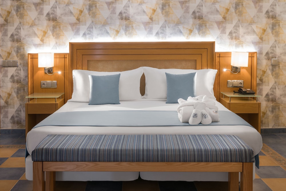 Elba Sara Beach & Golf Resort — Hotel rooms in Costa de Antigua, Canary Islands
