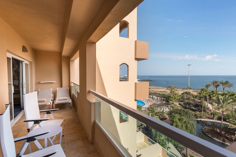 Elba Sara Beach & Golf Resort — Hotel rooms in Costa de Antigua, Canary Islands