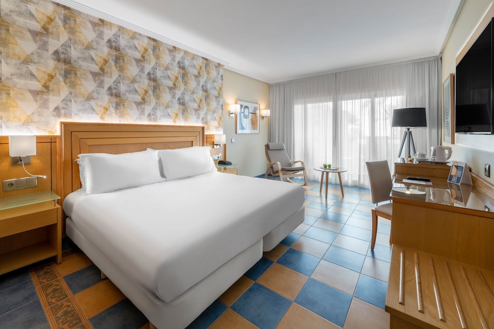 Elba Sara Beach & Golf Resort — Hotel rooms in Costa de Antigua, Canary Islands