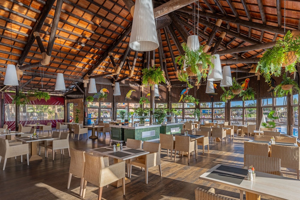 Elba Sara Beach & Golf Resort — Restaurant & bars in Costa de Antigua, Canary Islands