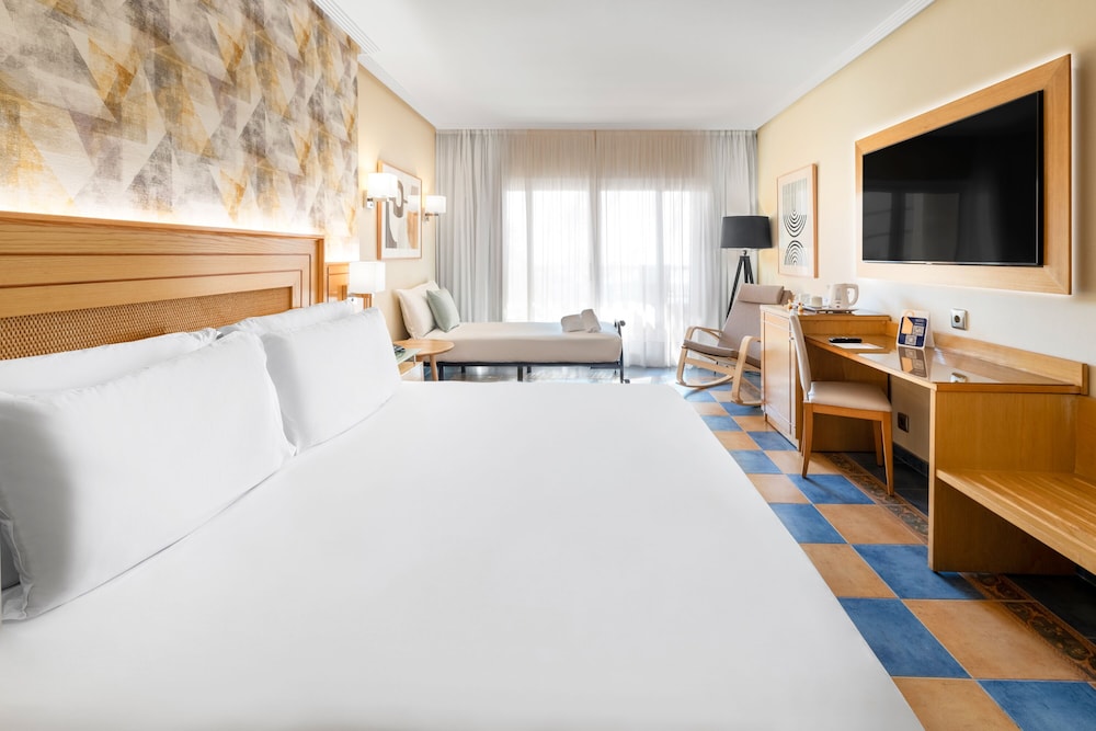 Elba Sara Beach & Golf Resort — Hotel rooms in Costa de Antigua, Canary Islands