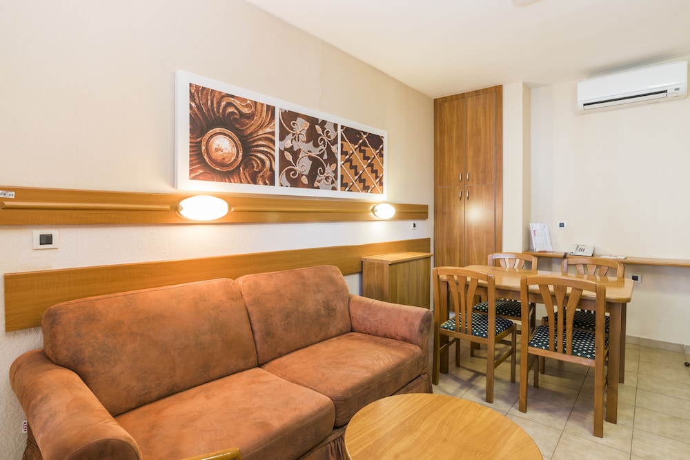 Apartments Stella Plava Laguna — Hotel rooms in Umag, Istria