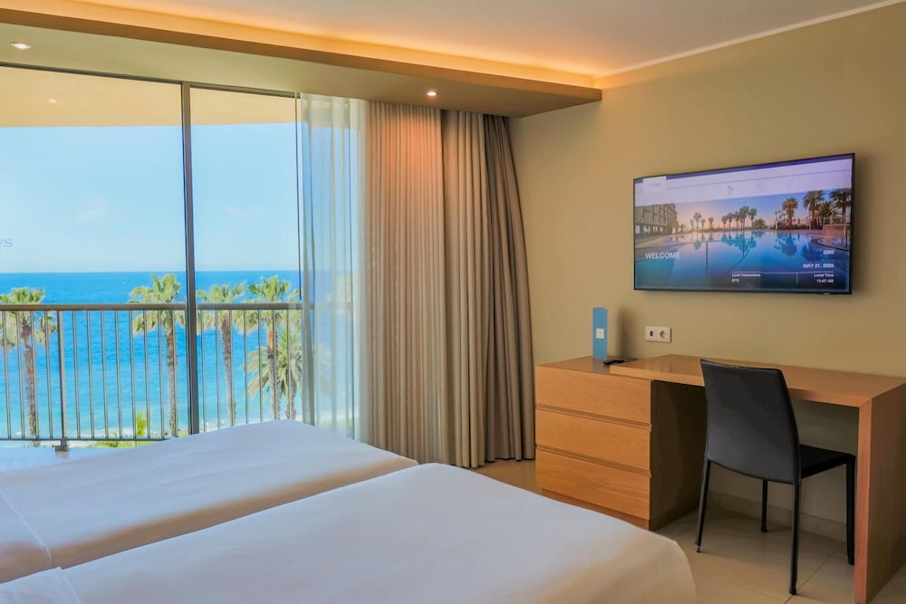 The Views Oasis - Family Friendly — Rooms in Santa Cruz, Madeira