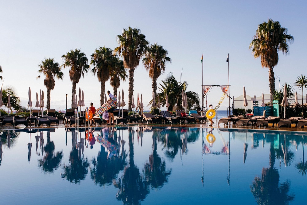 The Views Oasis - Family Friendly — Pool in Santa Cruz, Madeira