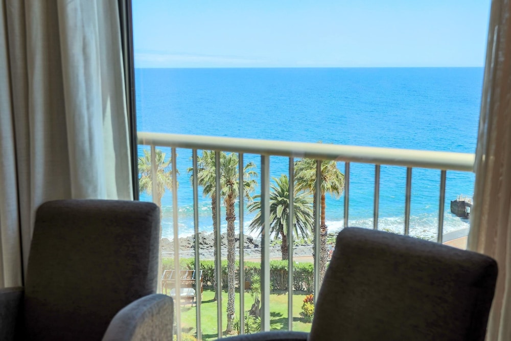 The Views Oasis - Family Friendly — Rooms in Santa Cruz, Madeira